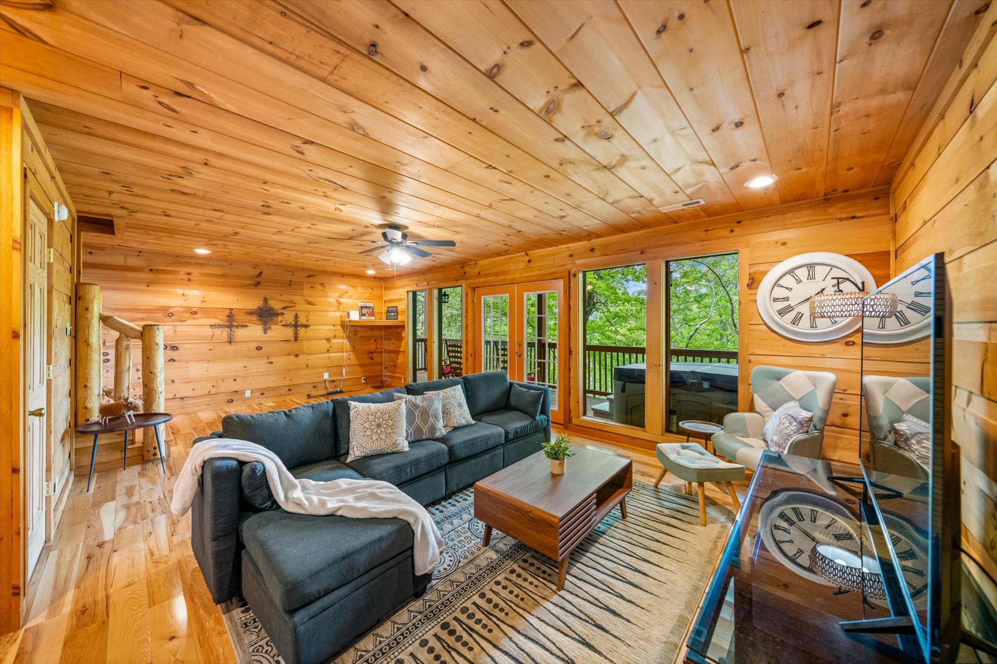 Sevierville, Tennessee, 37862, United States, 3 Bedrooms Bedrooms, ,3 BathroomsBathrooms,Residential,For Sale,1920301