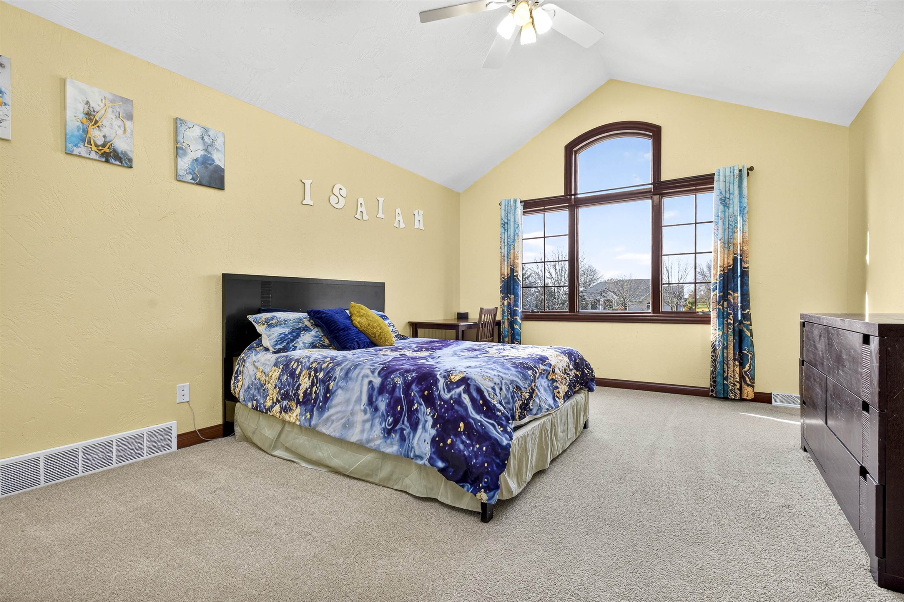 NEENAH, Wisconsin, 54956, United States, 5 Bedrooms Bedrooms, ,6 BathroomsBathrooms,Residential,For Sale,1992991