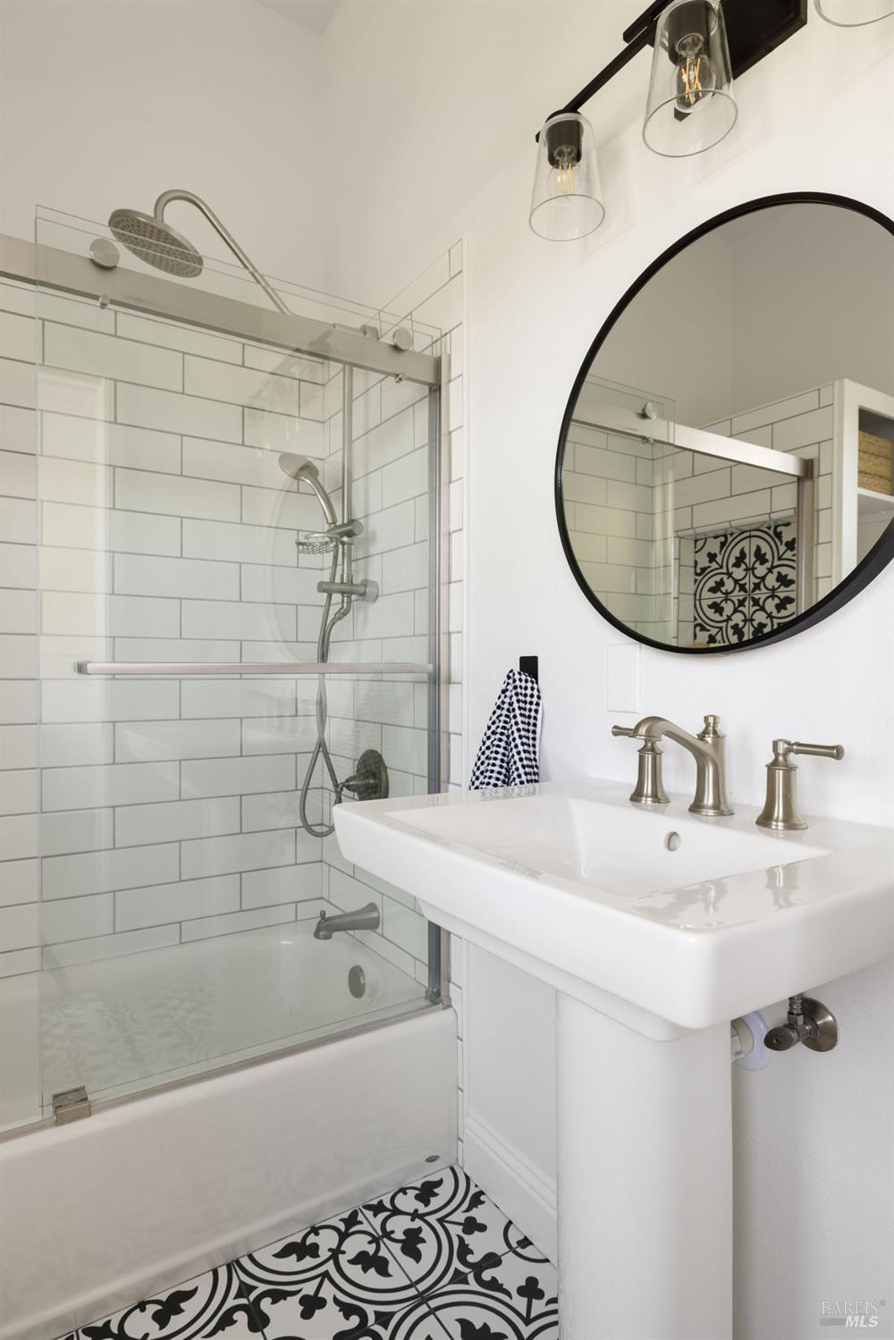 Petaluma, California, 94952, United States, 3 Bedrooms Bedrooms, ,2 BathroomsBathrooms,Residential,For Sale,1977520