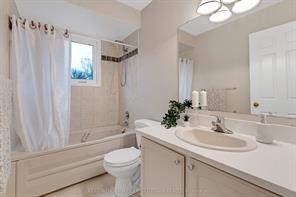 Ottawa, Ontario, K0A 3M0, CA, 4 Bedrooms Bedrooms, ,3 BathroomsBathrooms,Residential,For Sale,1993289