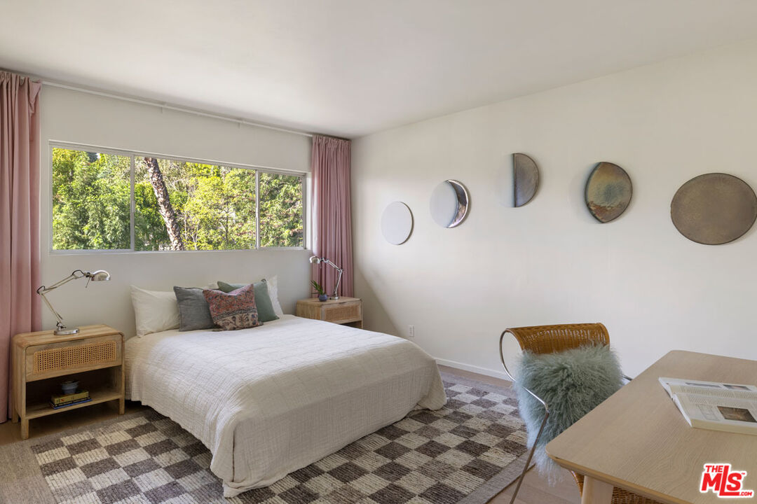 Glendale, California, 91207, United States, 3 Bedrooms Bedrooms, ,3 BathroomsBathrooms,Residential,For Sale,1987777