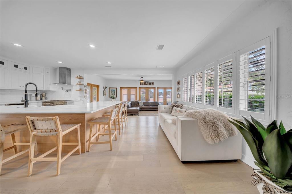 St Petersburg, Florida, 33704, United States, 2 Bedrooms Bedrooms, ,2 BathroomsBathrooms,Residential,For Sale,1897453