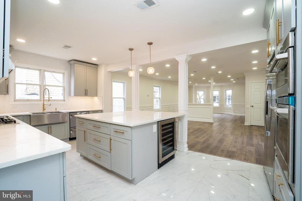 Hightstown, New Jersey, 08520, United States, 7 Bedrooms Bedrooms, ,5 BathroomsBathrooms,Residential,For Sale,1938166