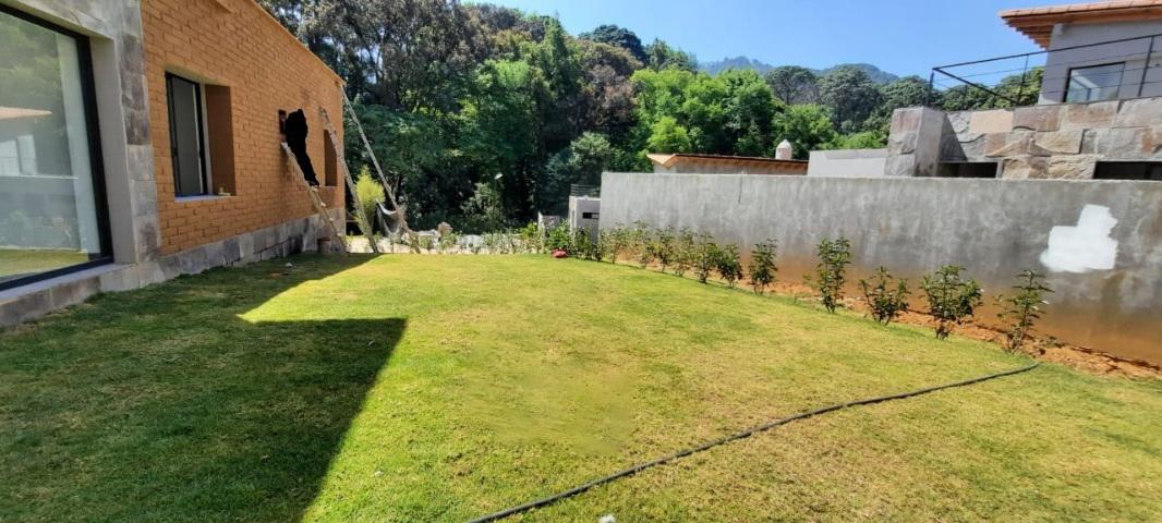 Valle de Bravo, Estado de México, 51200, Mexico, 3 Bedrooms Bedrooms, ,4 BathroomsBathrooms,Residential,For Sale,1739246