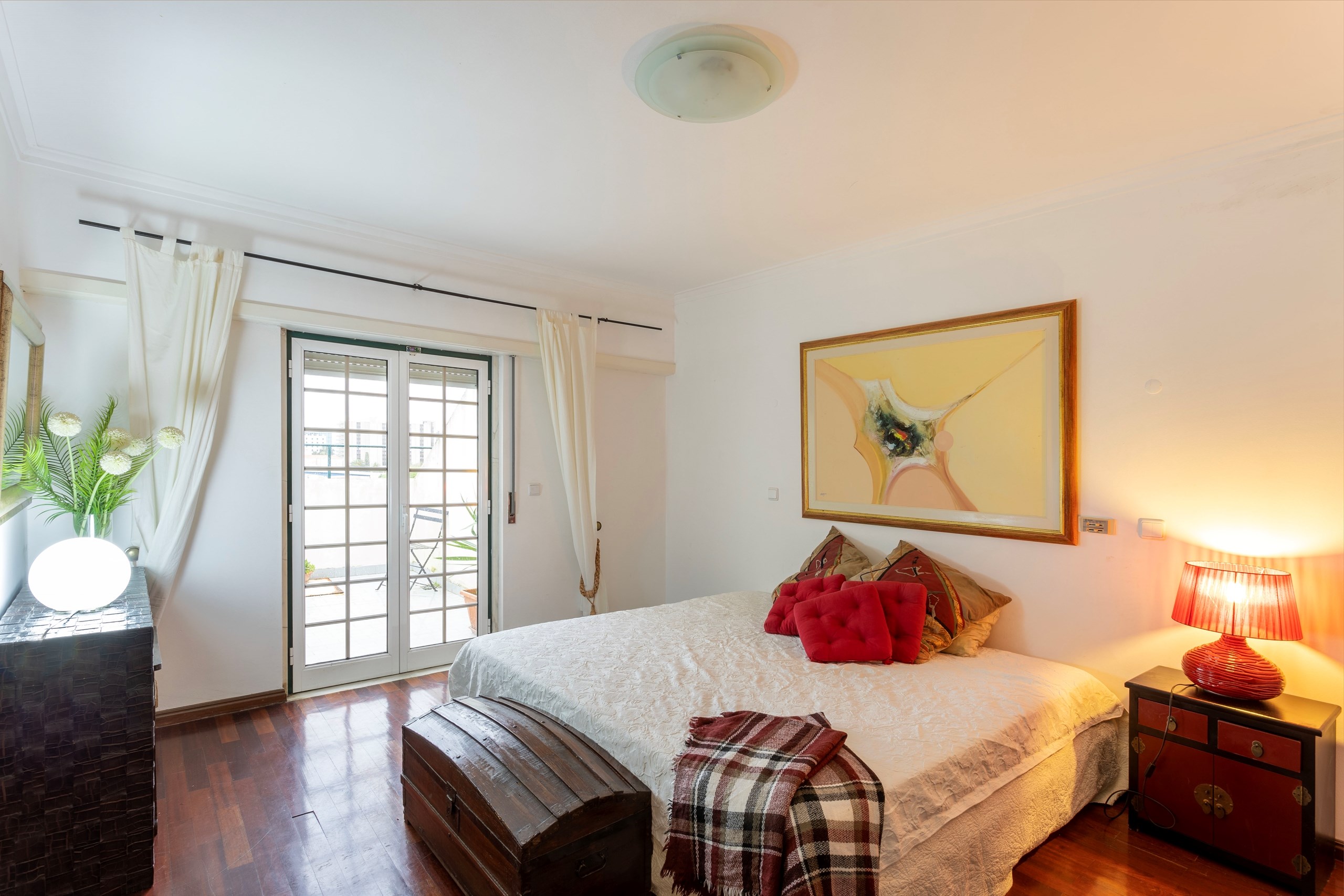 Lisboa, Lisbon, 1070-071, PT, 4 Bedrooms Bedrooms, ,3 BathroomsBathrooms,Residential,For Sale,1735800