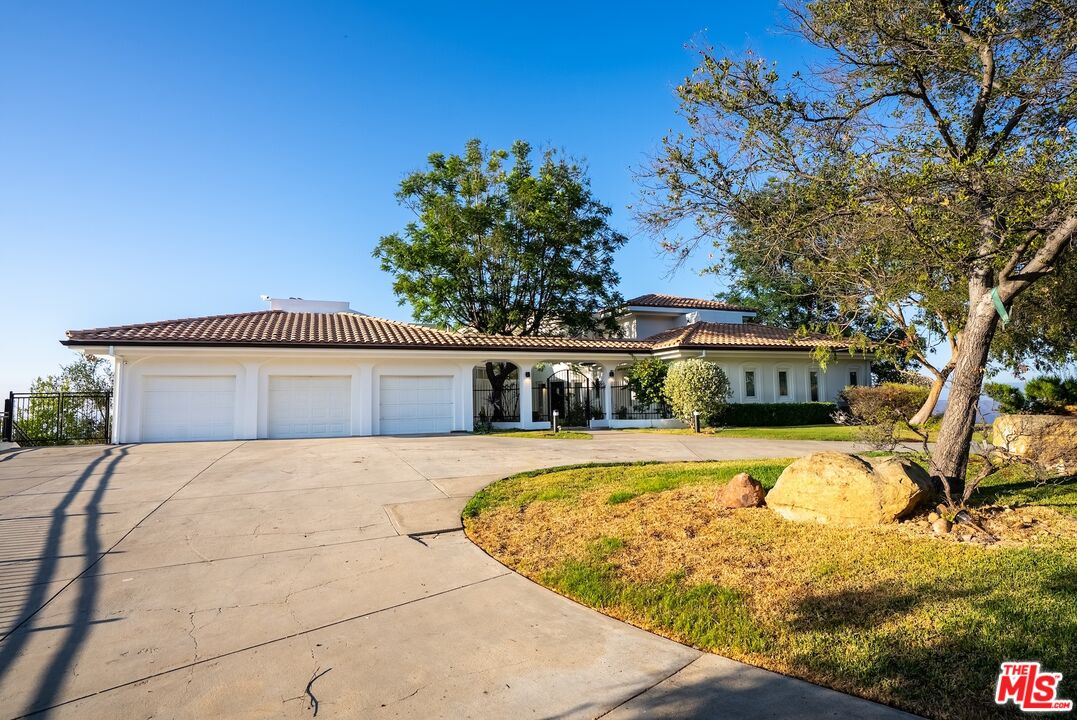 Topanga, California, 90290, United States, 4 Bedrooms Bedrooms, ,4 BathroomsBathrooms,Residential,For Sale,1902057