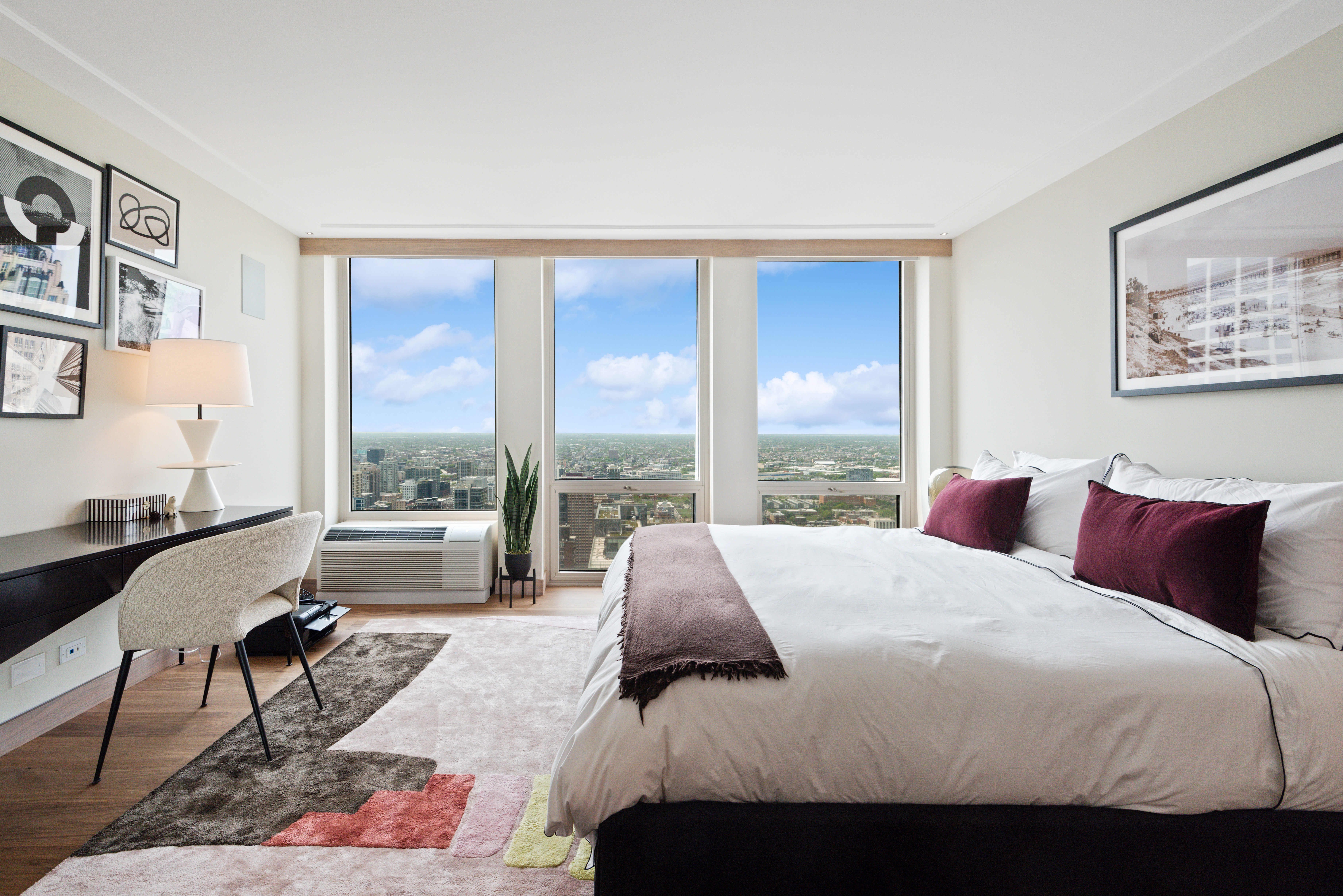  Absolutely Stunning, Penthouse Level Furnished Condo - 物件實景