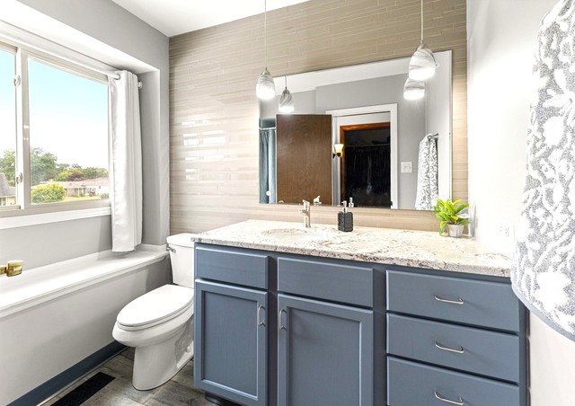 Palos Hills, Illinois, 60465, United States, 4 Bedrooms Bedrooms, ,3 BathroomsBathrooms,Residential,For Sale,1940723