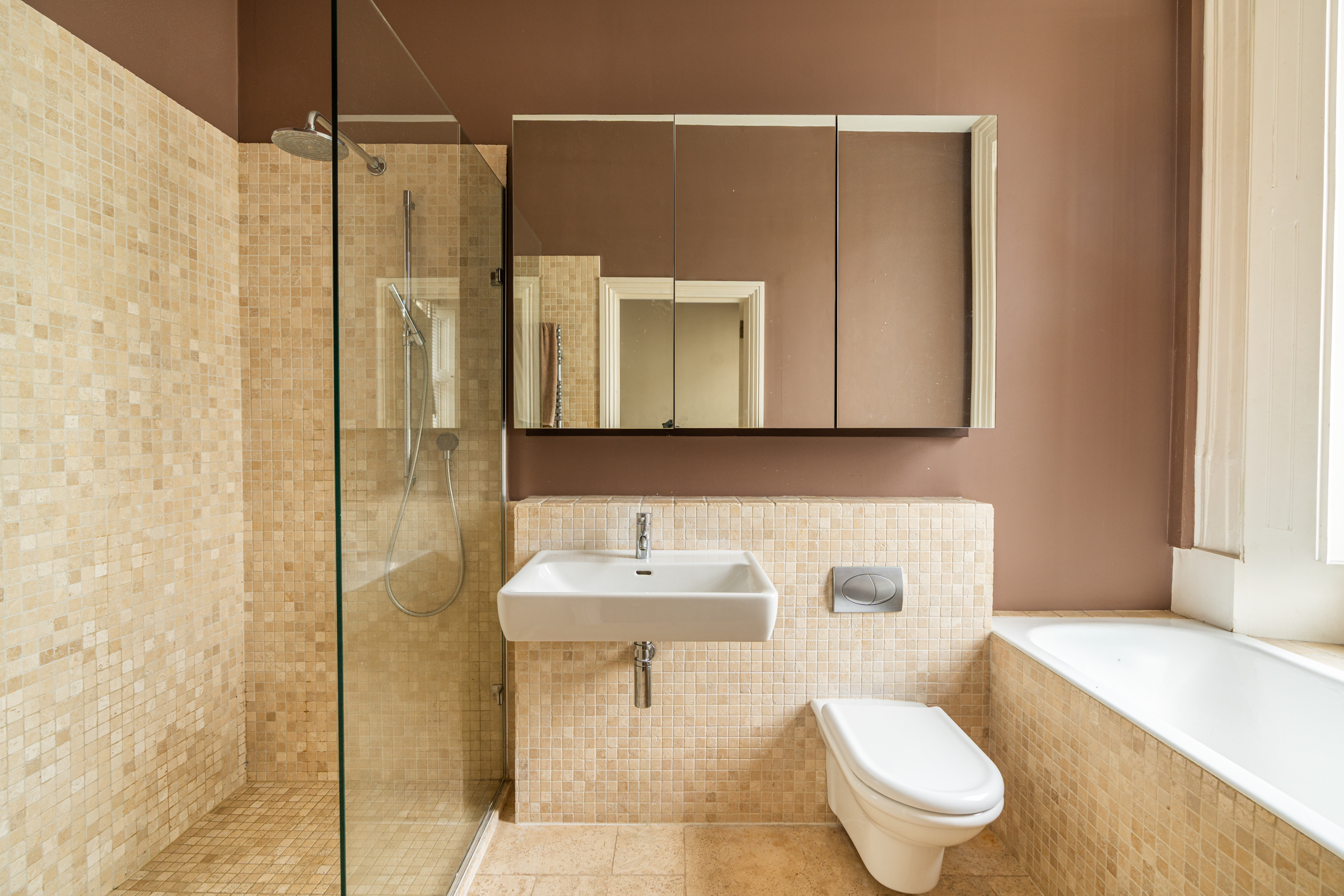  Refined three-bedroom apartment within a period building - 物件實景