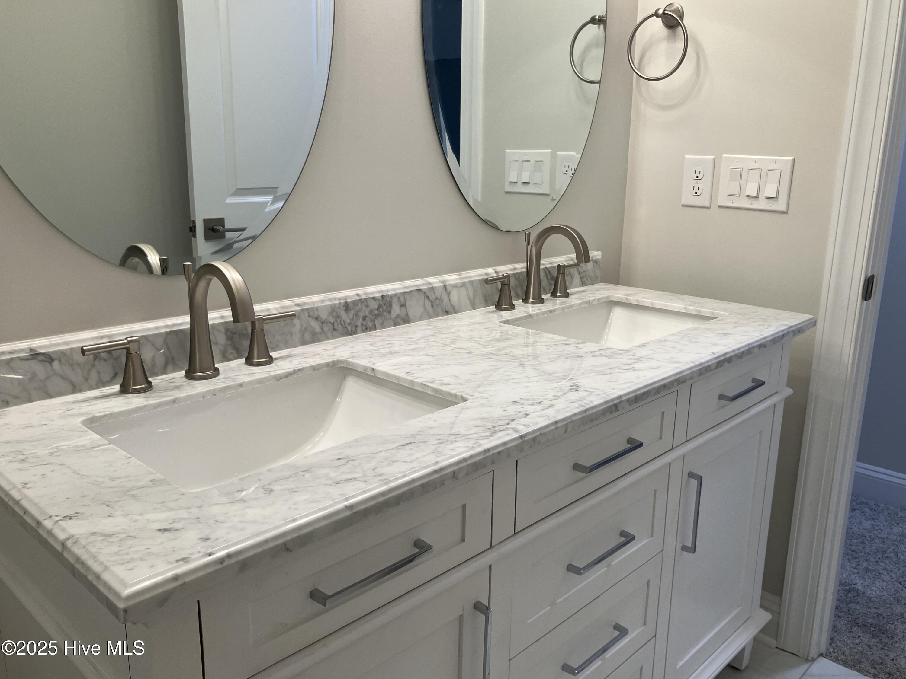 Jacksonville, North Carolina, 28546, United States, 5 Bedrooms Bedrooms, ,3 BathroomsBathrooms,Residential,For Sale,1983326