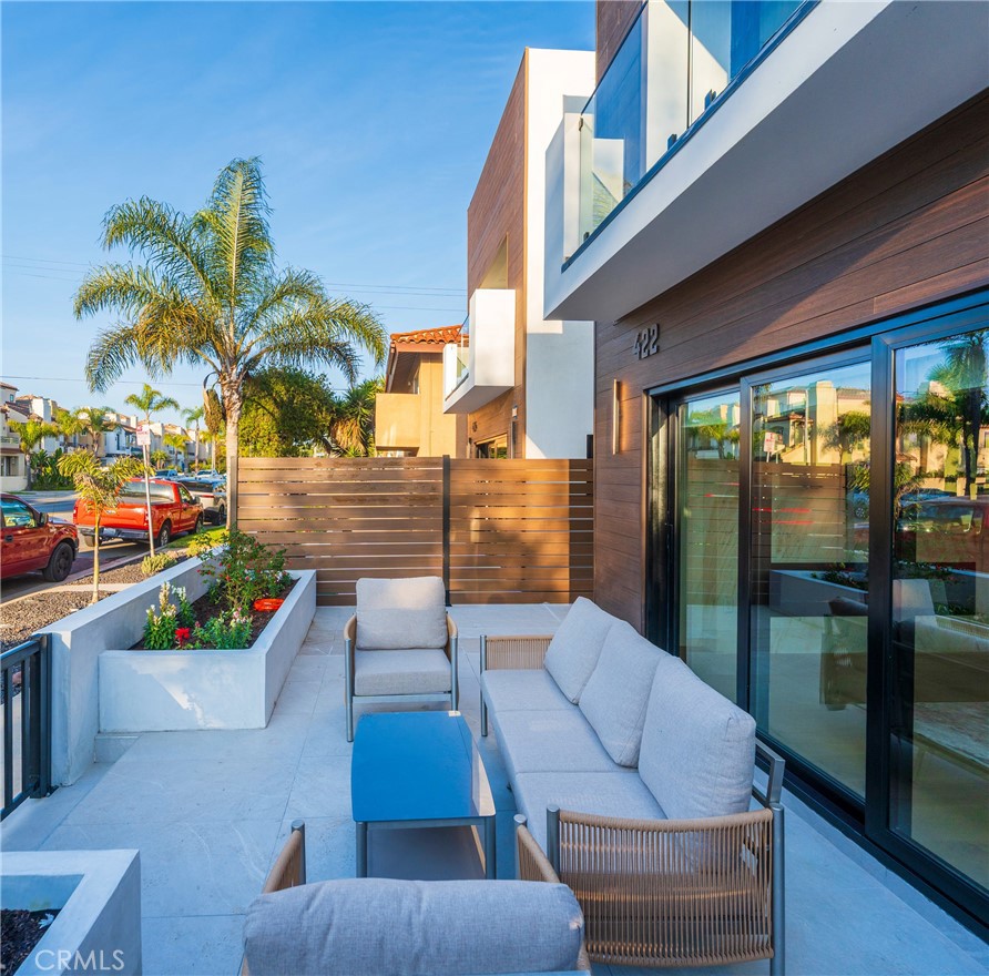 Huntington Beach, California, 92648, United States, 3 Bedrooms Bedrooms, ,5 BathroomsBathrooms,Residential,For Sale,2003455