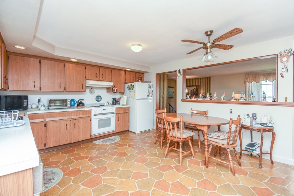 Nahant, Massachusetts, 01908, United States, 4 Bedrooms Bedrooms, ,3 BathroomsBathrooms,Residential,For Sale,1943119
