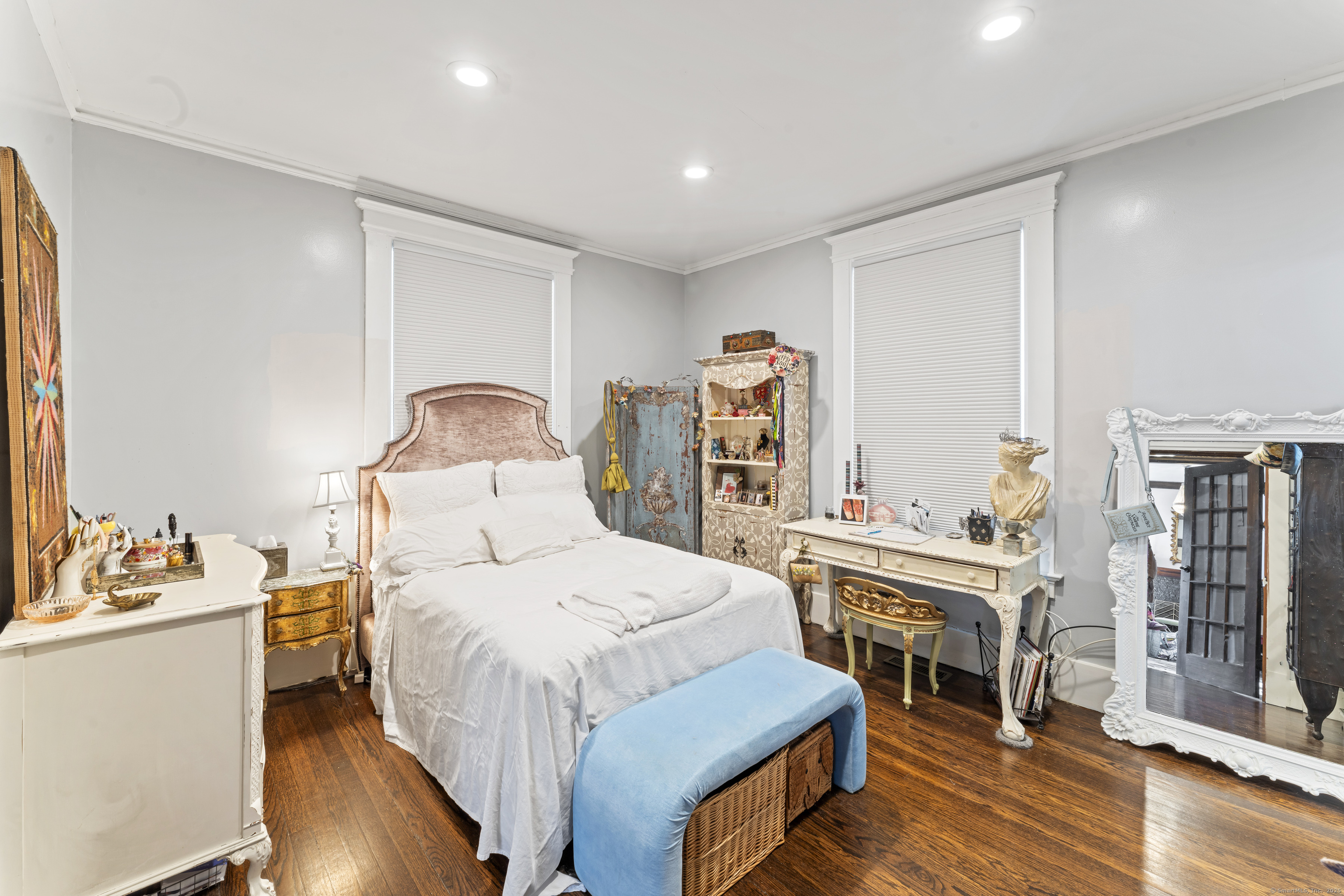 West Haven, Connecticut, 06516, United States, 5 Bedrooms Bedrooms, ,2 BathroomsBathrooms,Residential,For Sale,1858012