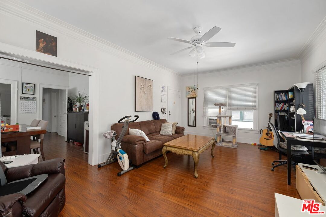 Los Angeles, California, 90019, United States, 12 Bedrooms Bedrooms, ,Residential,For Sale,1885364