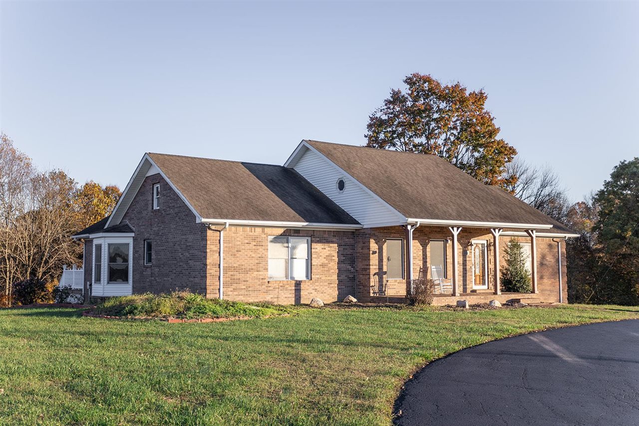 Scottsville, Kentucky, 42164, United States, 4 Bedrooms Bedrooms, ,3 BathroomsBathrooms,Residential,For Sale,1971649