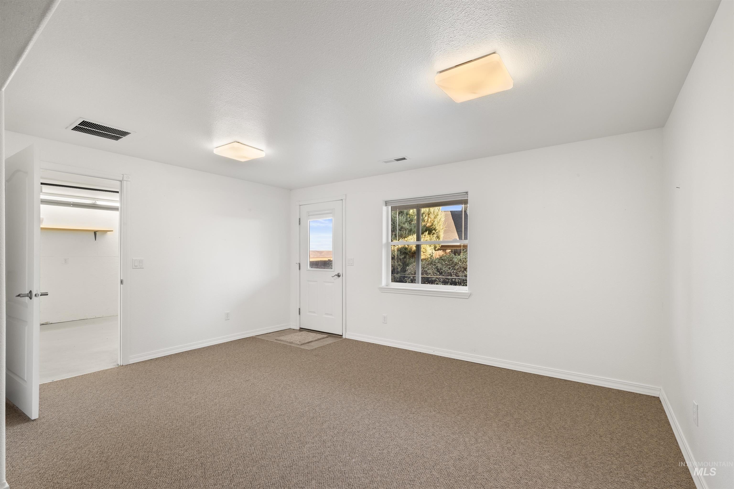 Lewiston, Idaho, 83501, United States, 5 Bedrooms Bedrooms, ,3 BathroomsBathrooms,Residential,For Sale,1873499