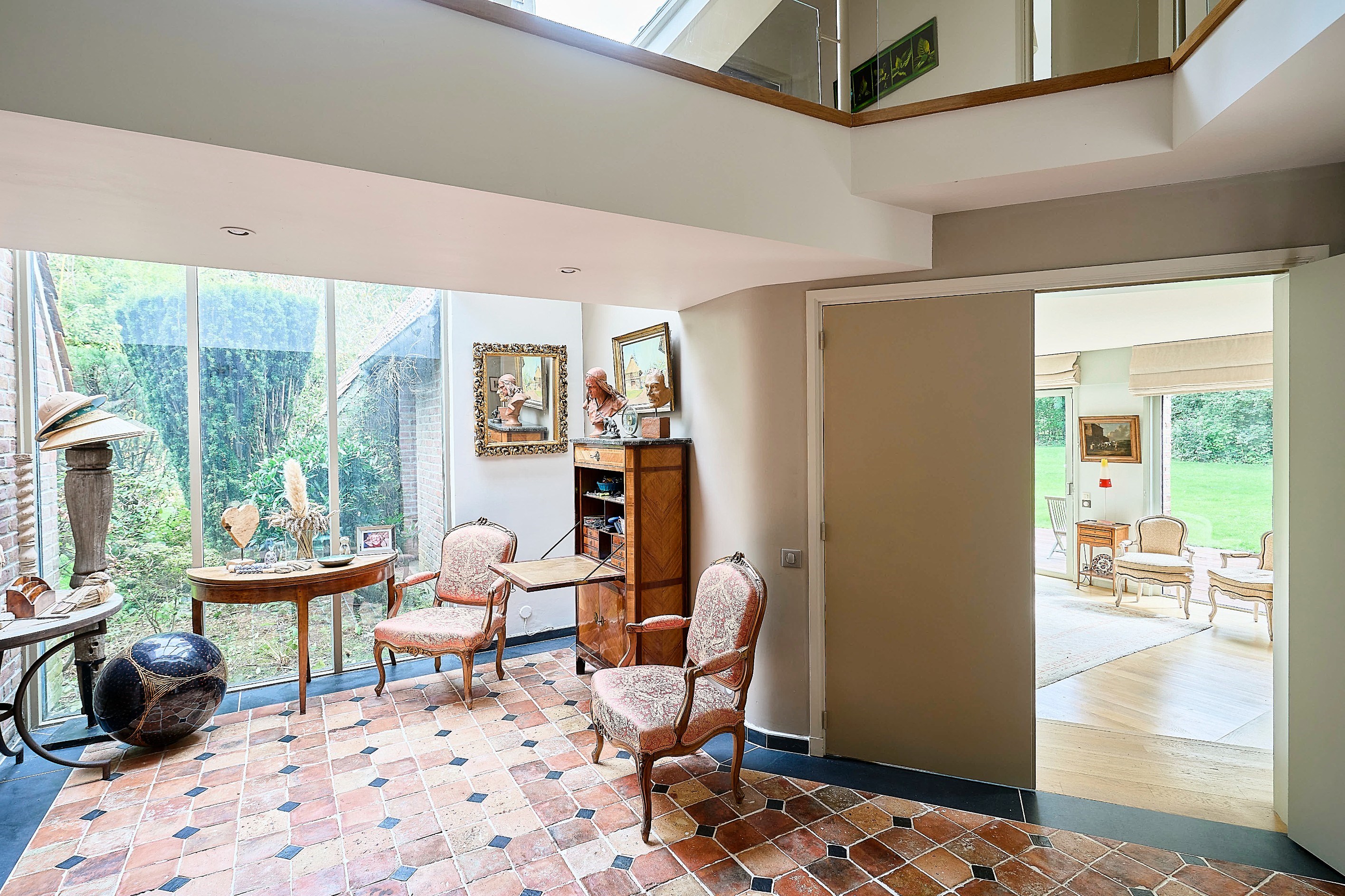  Substantial Family Residence in Croix - 232m² with 2716m² Land - 物件實景