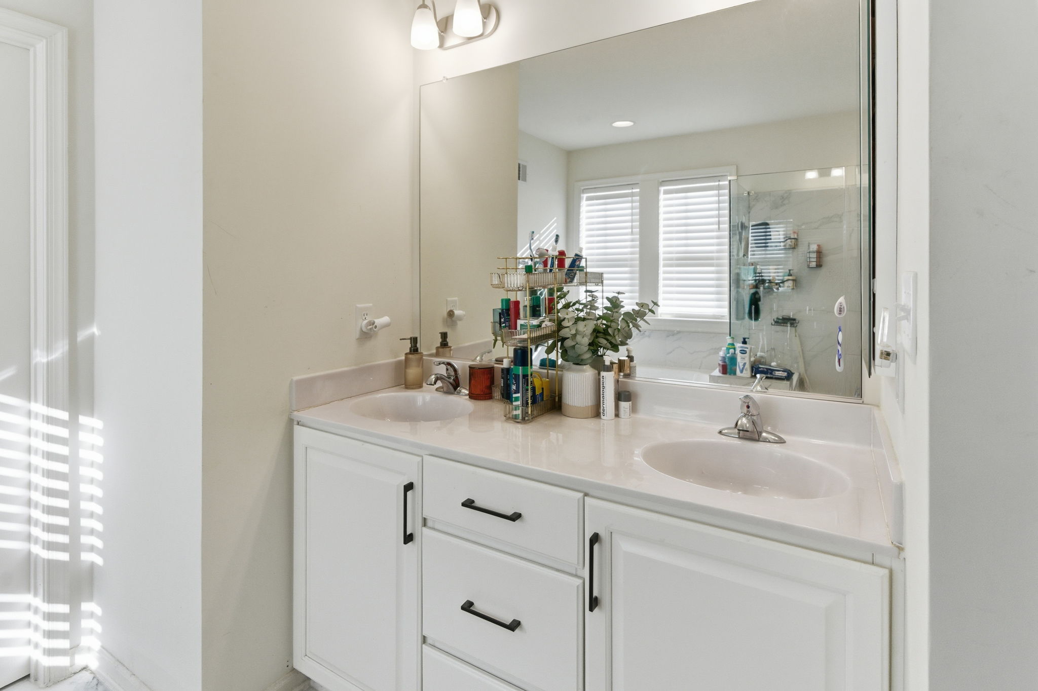 Gerrardstown, West Virginia, 25420, United States, 4 Bedrooms Bedrooms, ,Residential,For Sale,2002538