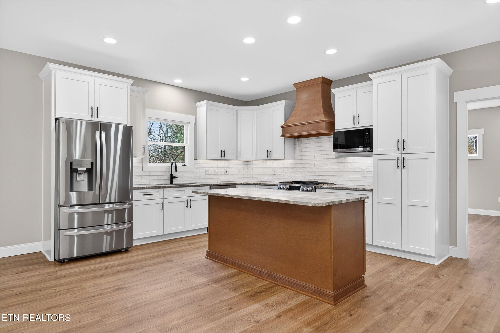 Crossville, Tennessee, 38558, United States, 3 Bedrooms Bedrooms, ,2 BathroomsBathrooms,Residential,For Sale,1989855