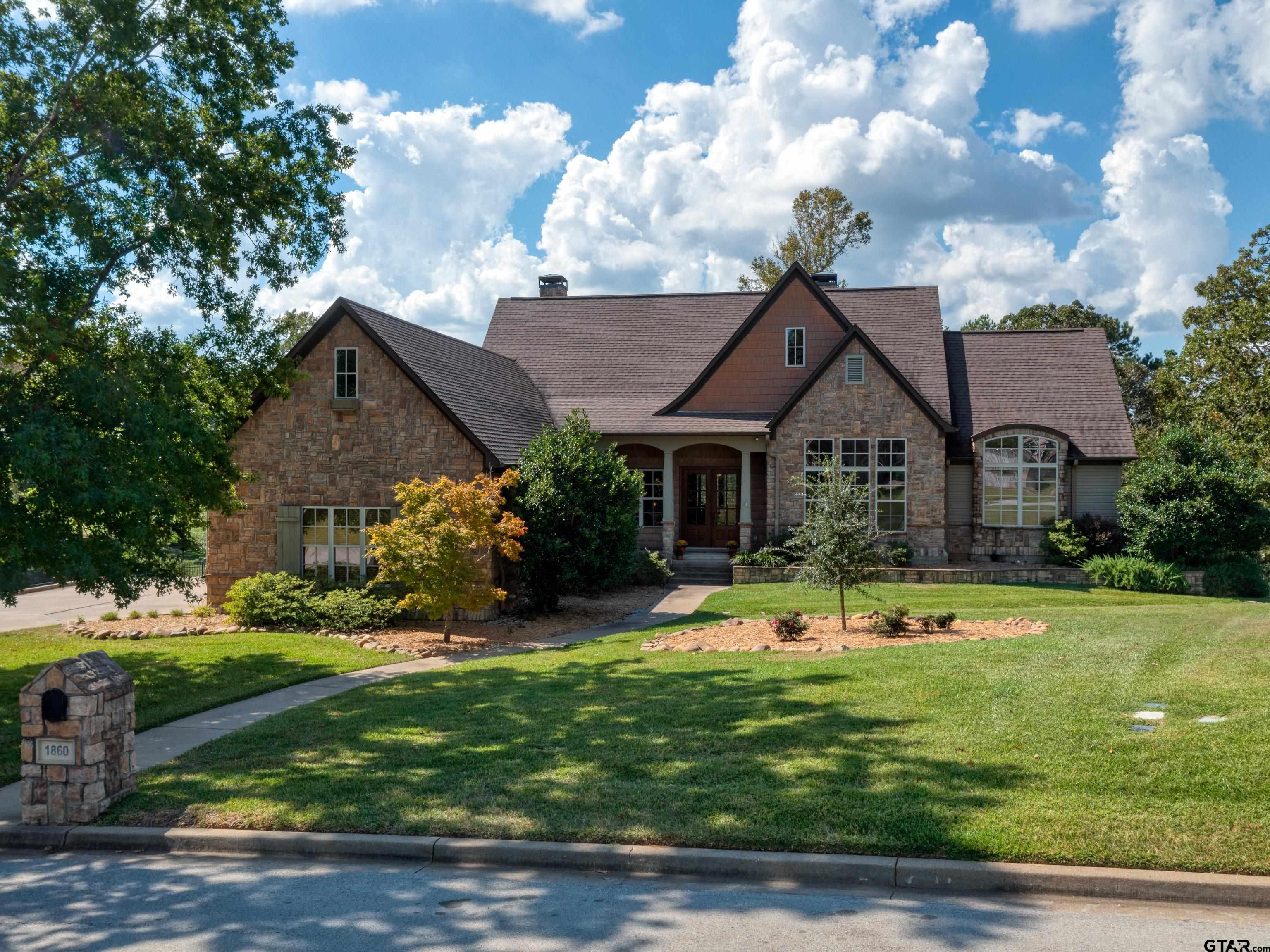 Tyler, Texas, 75703, United States, 4 Bedrooms Bedrooms, ,6 BathroomsBathrooms,Residential,For Sale,1965330