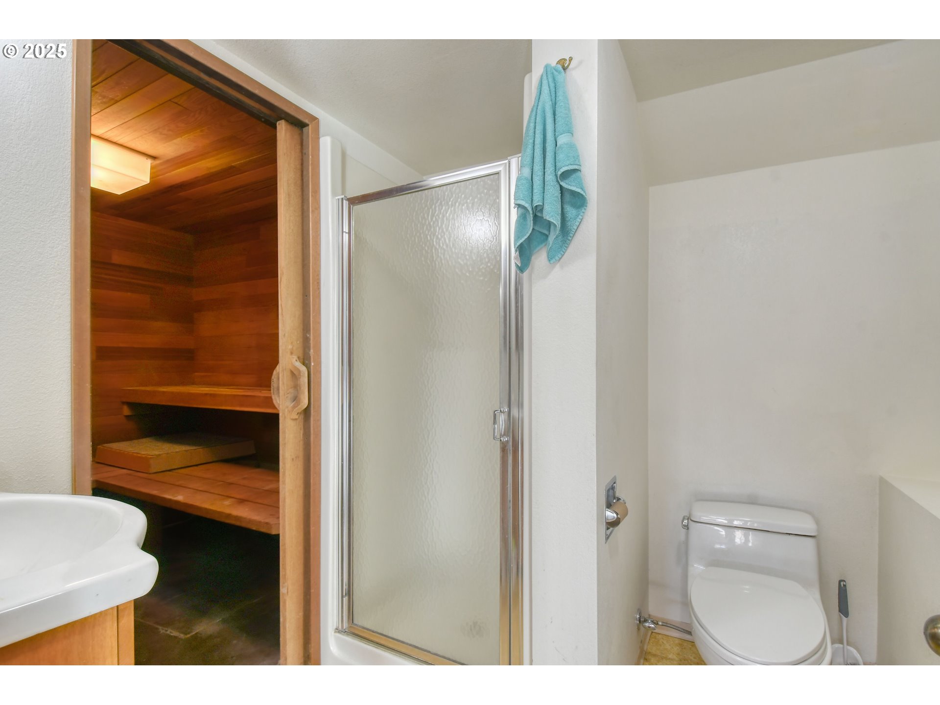 Pendleton, Oregon, 97801, United States, 4 Bedrooms Bedrooms, ,4 BathroomsBathrooms,Residential,For Sale,1995824