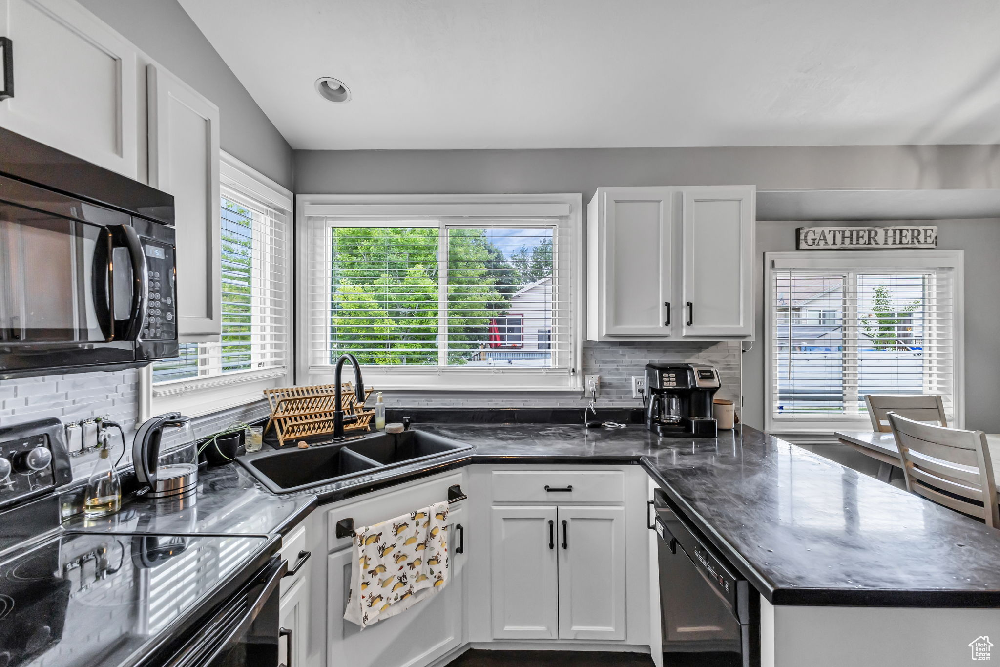 Salt Lake City, Utah, 84118, United States, 4 Bedrooms Bedrooms, ,2 BathroomsBathrooms,Residential,For Sale,1818748