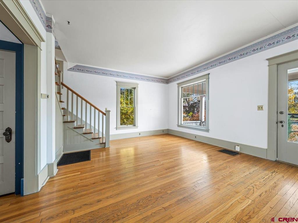 Montrose, Colorado, 81401, United States, 5 Bedrooms Bedrooms, ,1 BathroomBathrooms,Residential,For Sale,1994481