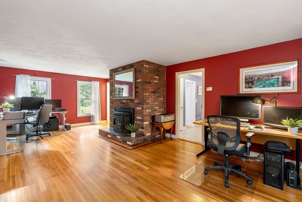 Shrewsbury, Massachusetts, 01545, United States, 4 Bedrooms Bedrooms, ,4 BathroomsBathrooms,Residential,For Sale,1768769