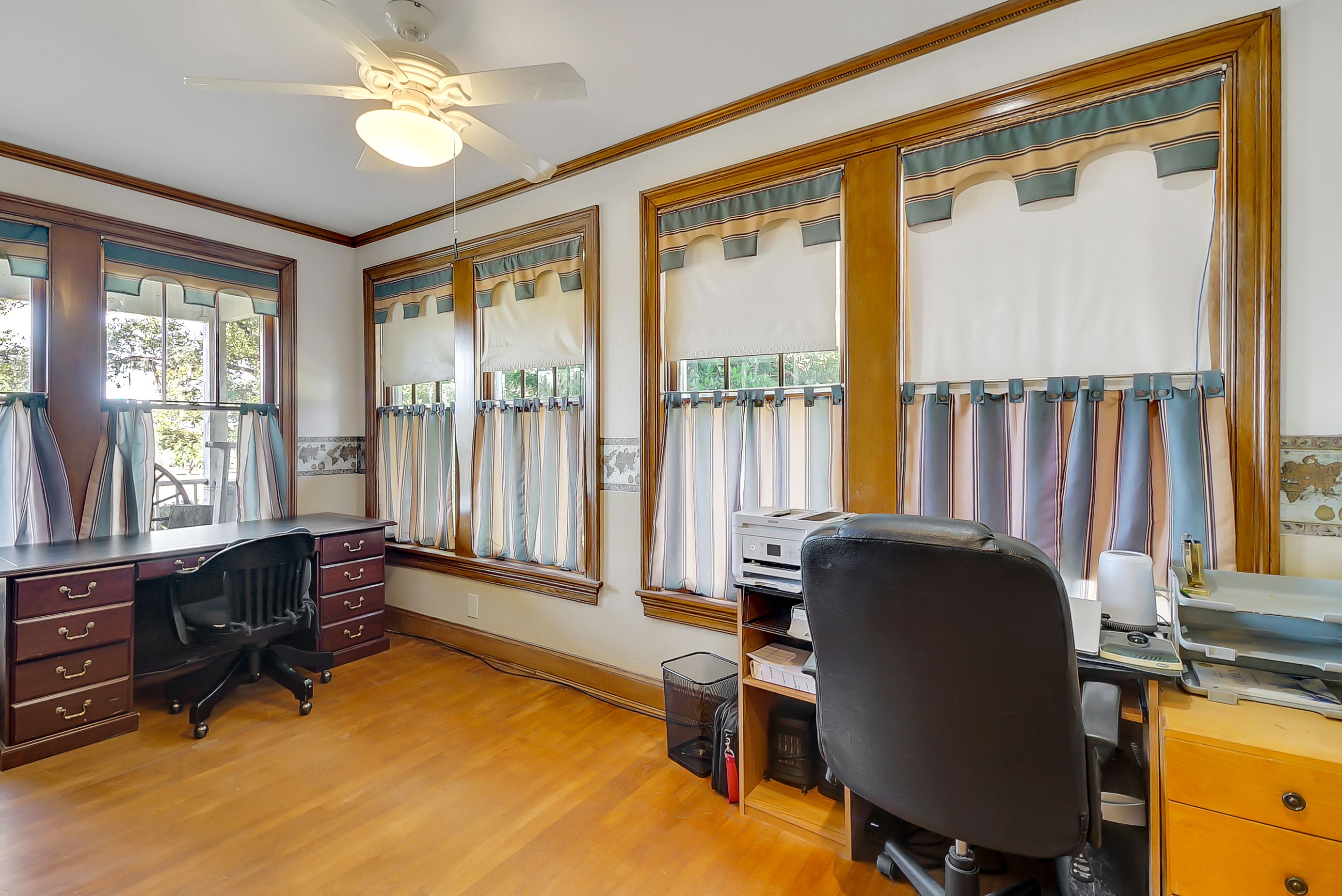 Yalaha, Florida, 34797, United States, 5 Bedrooms Bedrooms, ,4 BathroomsBathrooms,Residential,For Sale,1975837