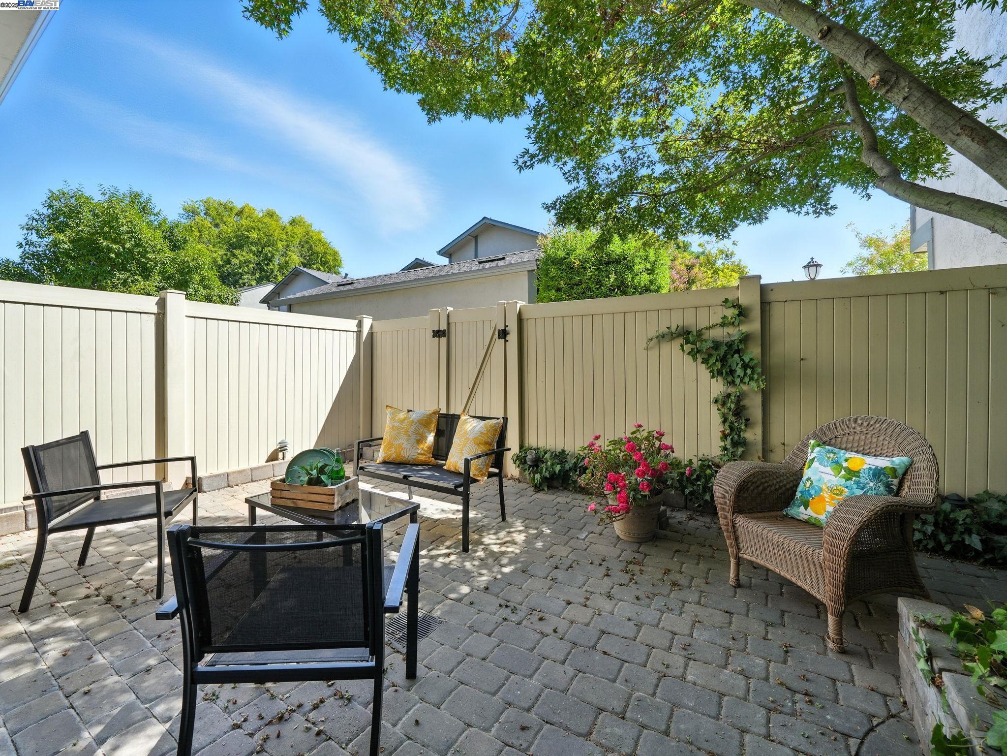 Livermore, California, 94551, United States, 2 Bedrooms Bedrooms, ,1 BathroomBathrooms,Residential,For Sale,1927441