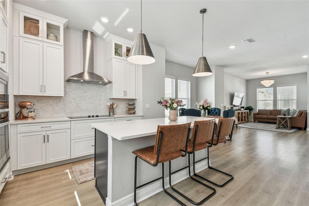 Sarasota, Florida, 34237, United States, 3 Bedrooms Bedrooms, ,4 BathroomsBathrooms,Residential,For Sale,1862311