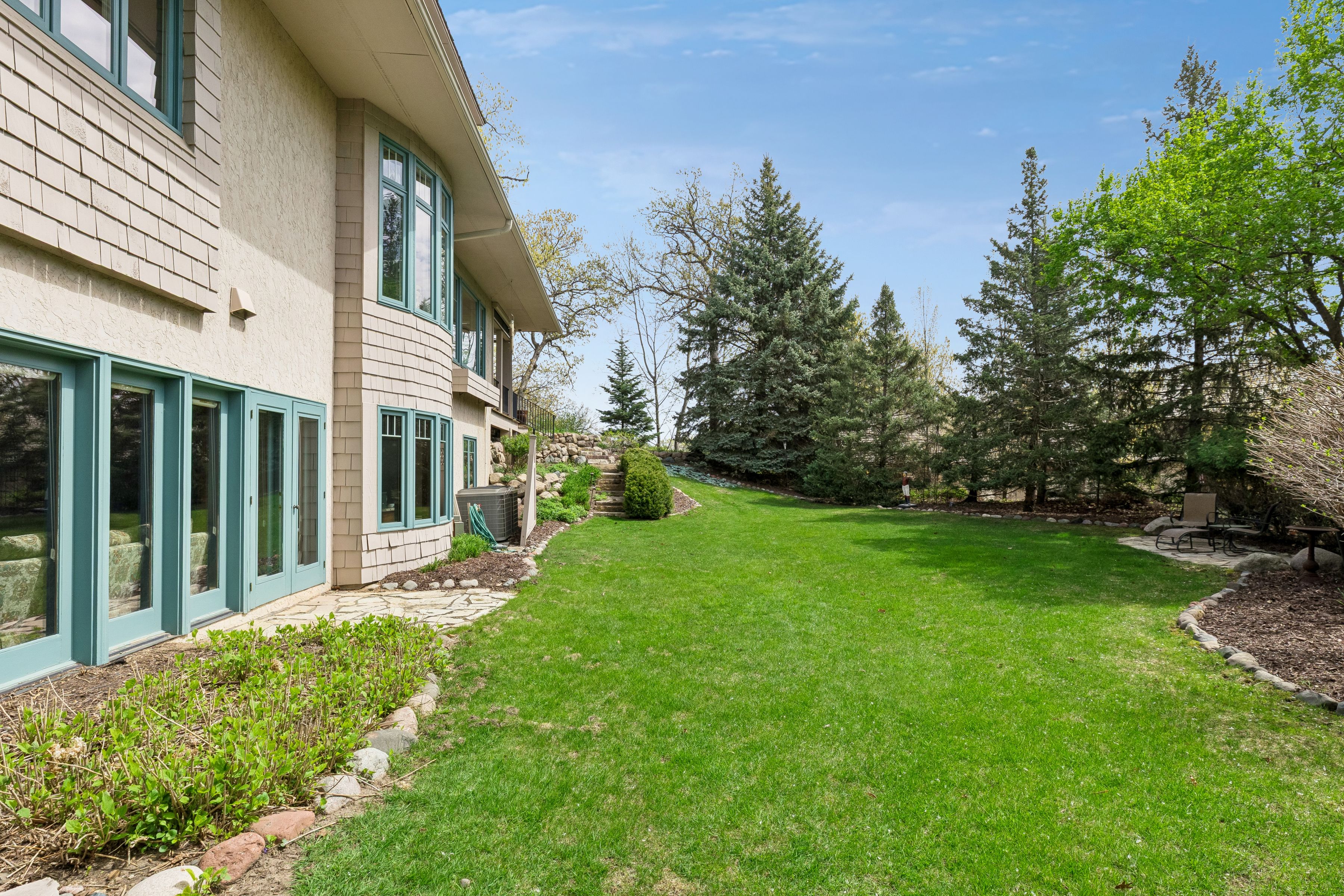  Graceful Executive Living in a Serene Edina Setting - 物件實景