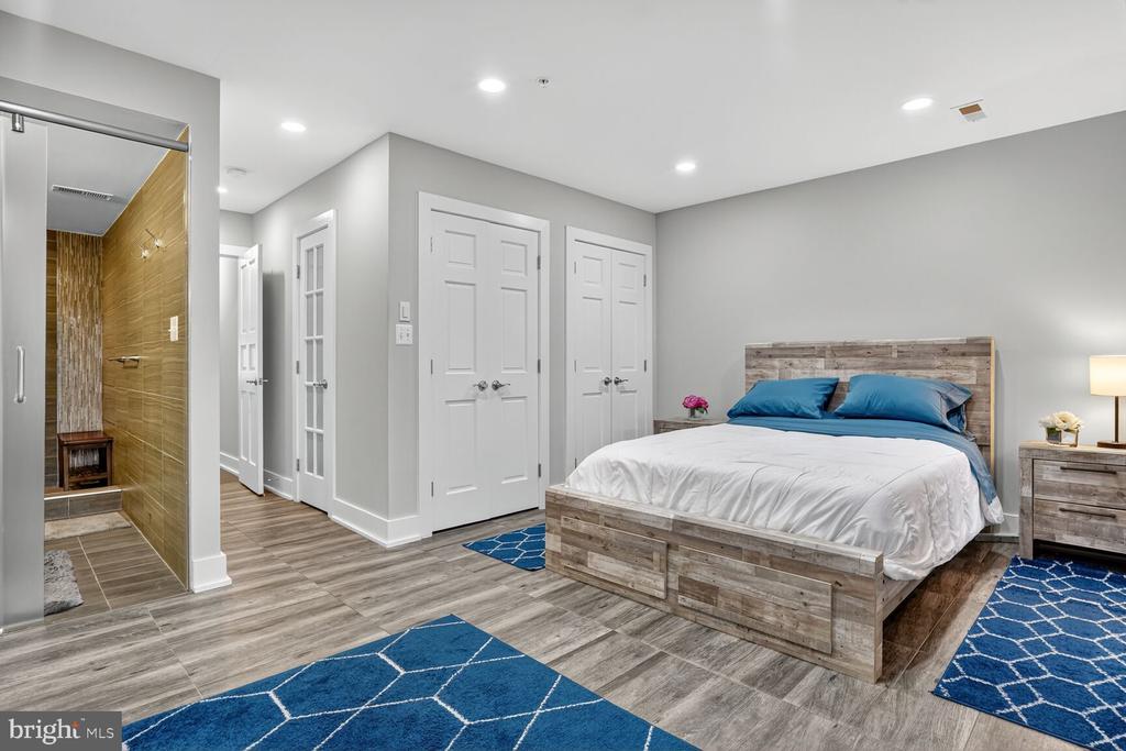 Washington, District of Columbia, 20010, United States, 2 Bedrooms Bedrooms, ,2 BathroomsBathrooms,Residential,For Sale,1975364