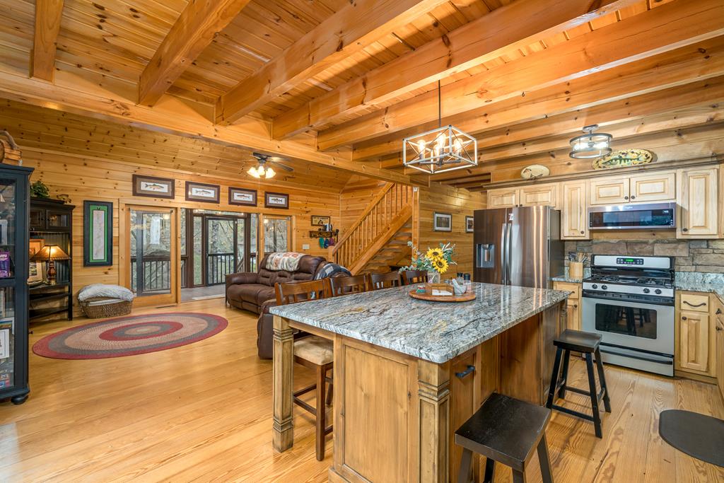 Ellijay, Georgia, 30540, United States, 3 Bedrooms Bedrooms, ,2 BathroomsBathrooms,Residential,For Sale,1972067