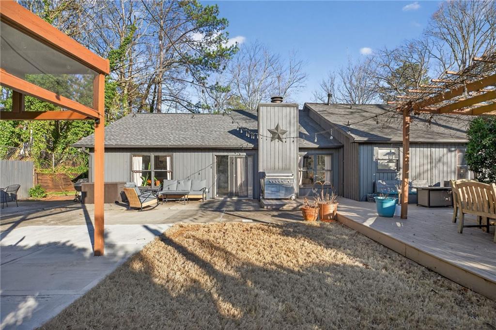 Roswell, Georgia, 30075, United States, 4 Bedrooms Bedrooms, ,4 BathroomsBathrooms,Residential,For Sale,2014792