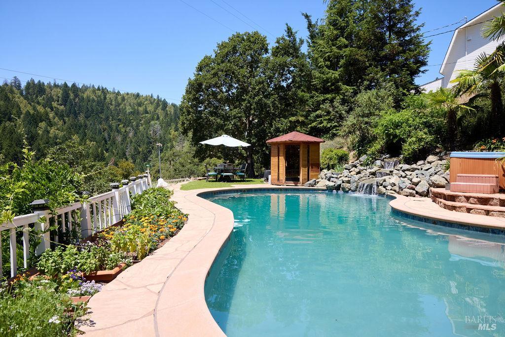 Redwood Valley, California, 95470-8010, United States, 3 Bedrooms Bedrooms, ,2 BathroomsBathrooms,Residential,For Sale,1984443