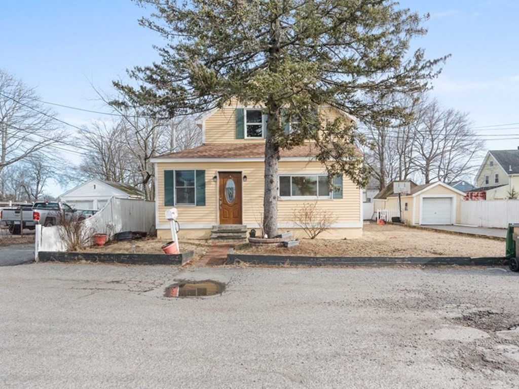 Dedham, Massachusetts, 02136, United States, 3 Bedrooms Bedrooms, ,2 BathroomsBathrooms,Residential,For Sale,1927811