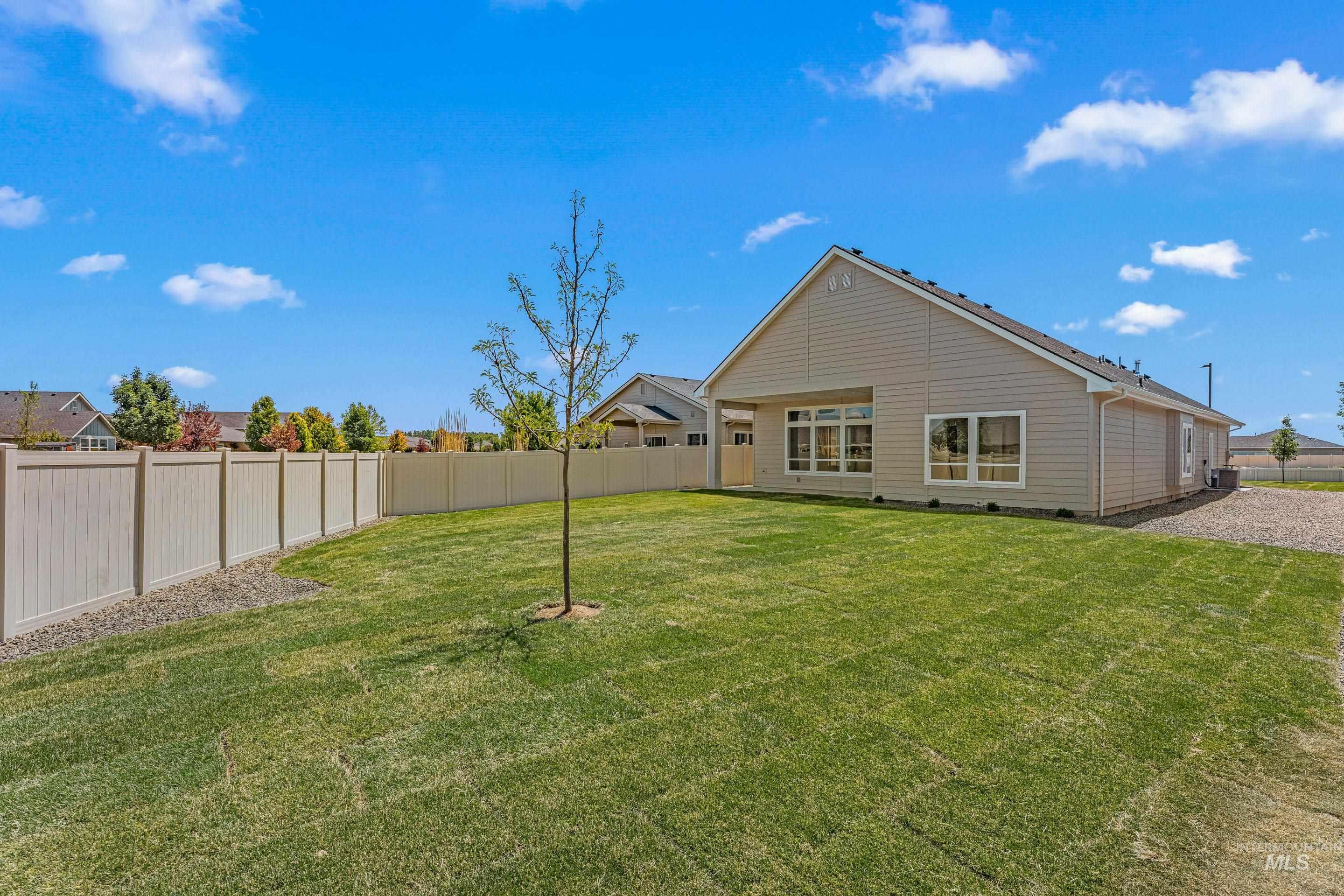 Boise, Idaho, 83716, United States, 3 Bedrooms Bedrooms, ,Residential,For Sale,1927423