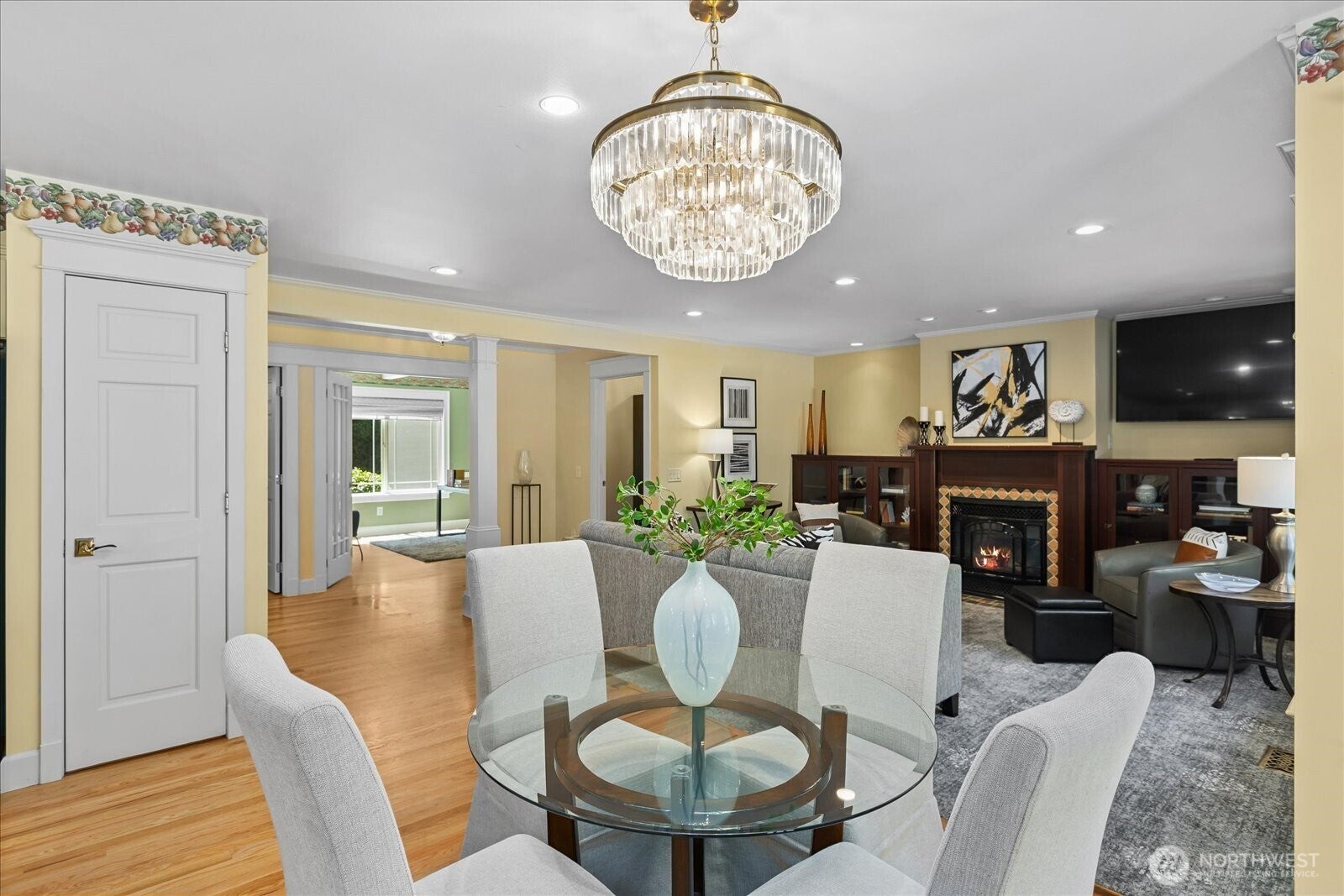 Woodinville, Washington, 98072, United States, 4 Bedrooms Bedrooms, ,2 BathroomsBathrooms,Residential,For Sale,1979397