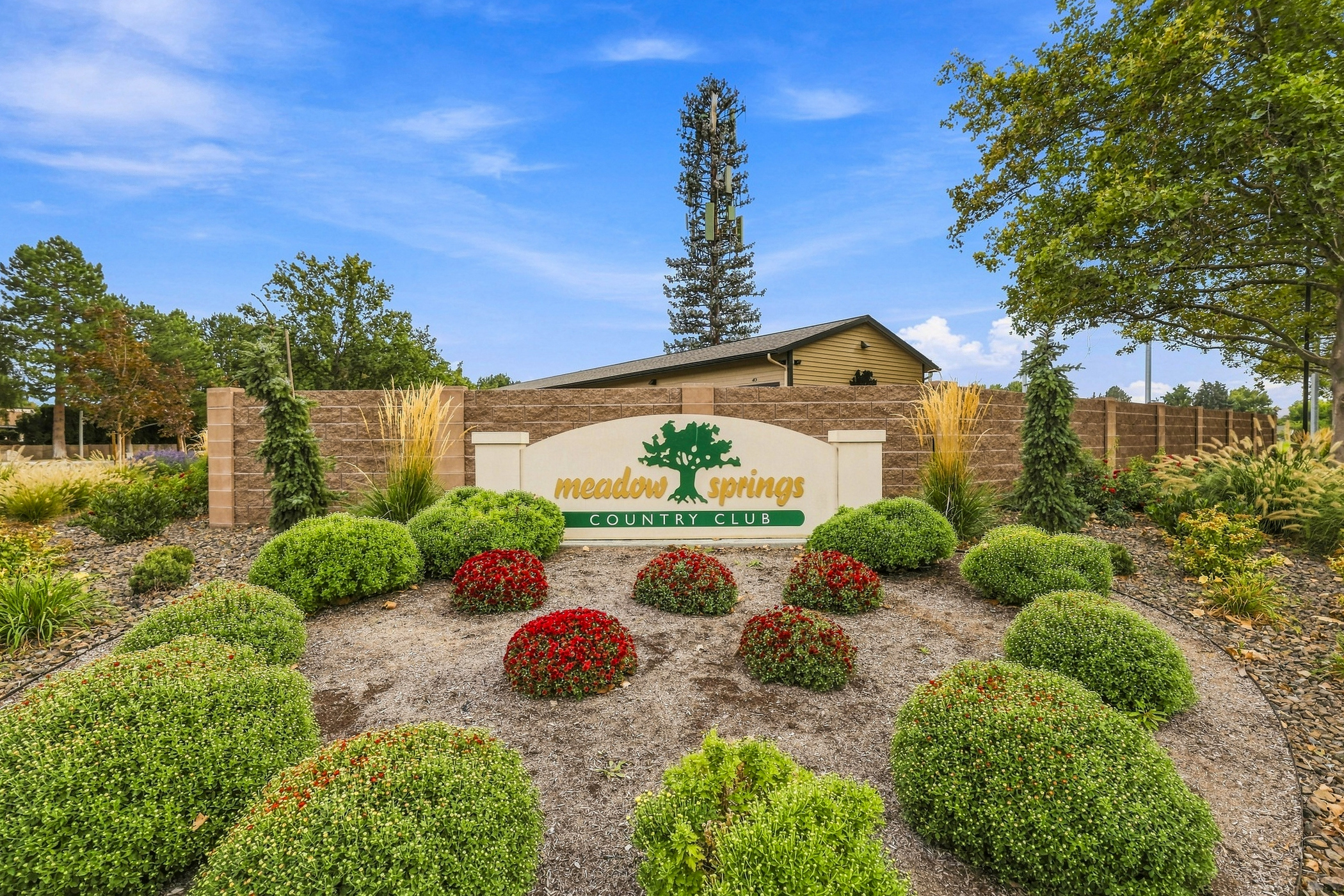 Welcome to 292 Meadow Hills Dr - 物件實景