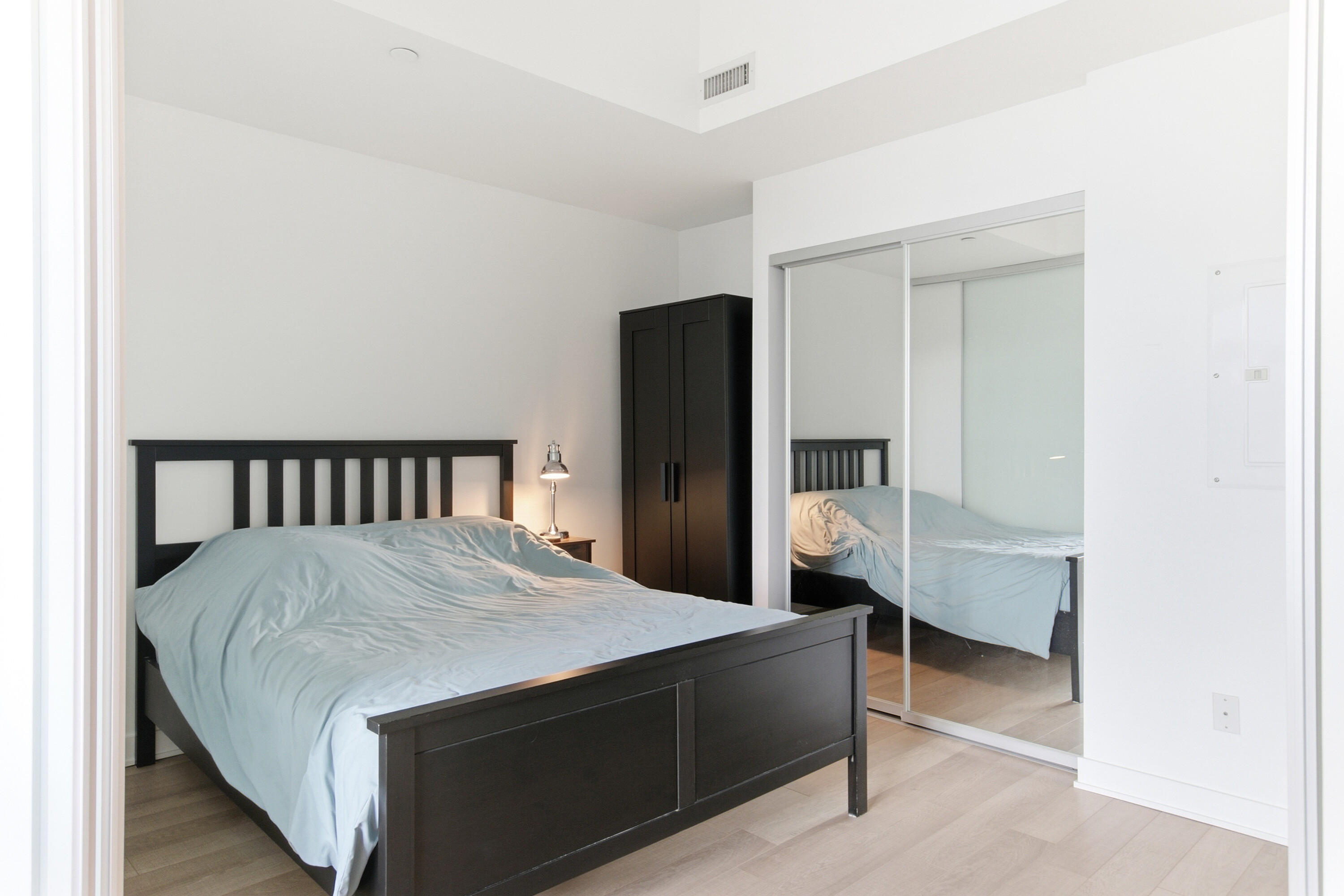  210 Simcoe Street - 物件實景