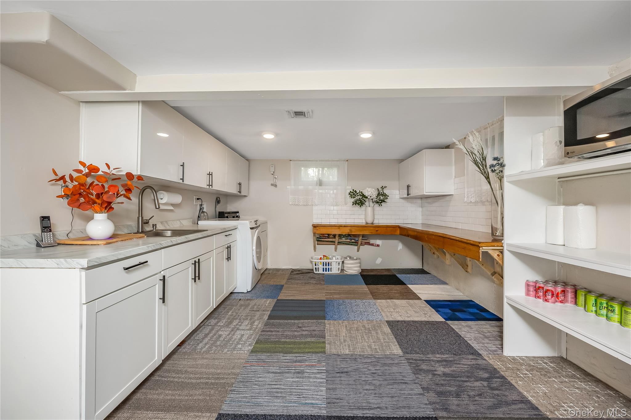 Farmingdale, New York, 11735, United States, 4 Bedrooms Bedrooms, ,3 BathroomsBathrooms,Residential,For Sale,1942122