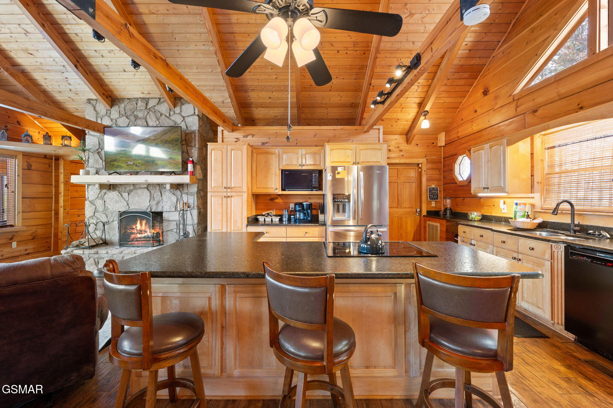 Gatlinburg, Tennessee, 37738, United States, 3 Bedrooms Bedrooms, ,3 BathroomsBathrooms,Residential,For Sale,1977733