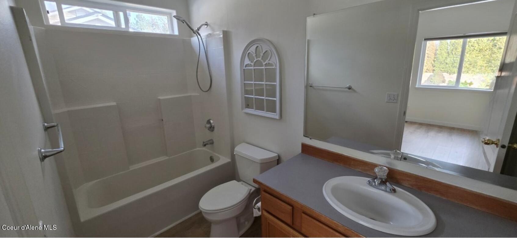 Hayden, Idaho, 83835, United States, 4 Bedrooms Bedrooms, ,3 BathroomsBathrooms,Residential,For Sale,2009648