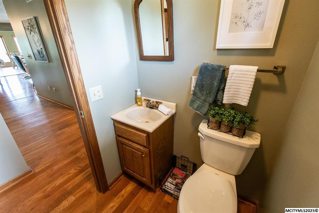 Clear Lake, Iowa, 50428, United States, 3 Bedrooms Bedrooms, ,2 BathroomsBathrooms,Residential,For Sale,1975184