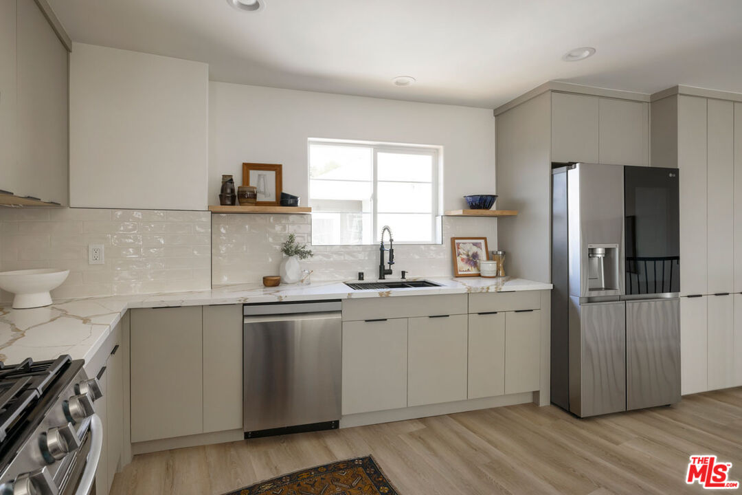 Los Angeles, California, 90065, United States, 3 Bedrooms Bedrooms, ,3 BathroomsBathrooms,Residential,For Sale,1925113