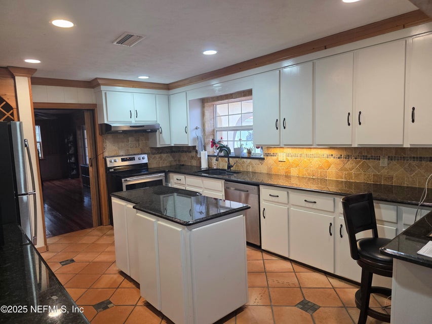 Seville, Florida, 32190, United States, 3 Bedrooms Bedrooms, ,2 BathroomsBathrooms,Residential,For Sale,2005582