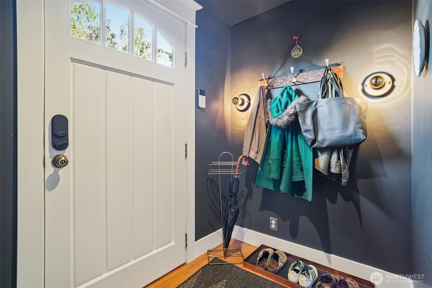 Seattle, Washington, 98108, United States, 3 Bedrooms Bedrooms, ,1 BathroomBathrooms,Residential,For Sale,1979331