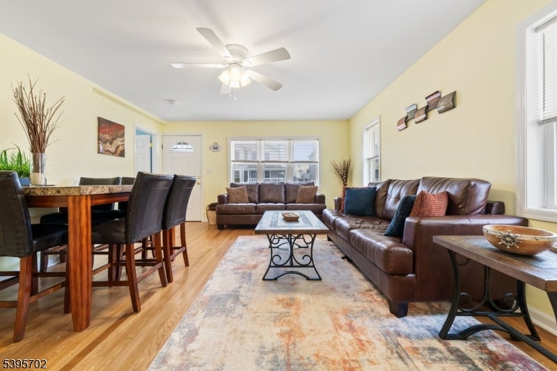 Toms River Township, New Jersey, 08751, United States, 6 Bedrooms Bedrooms, ,4 BathroomsBathrooms,Residential,For Sale,1988607