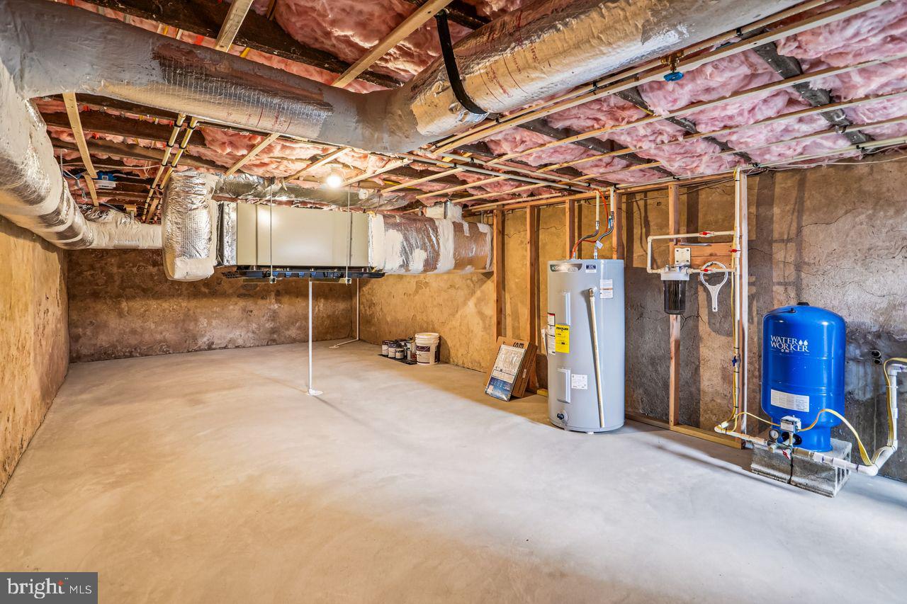 Knoxville, Maryland, 21758, United States, 4 Bedrooms Bedrooms, ,2 BathroomsBathrooms,Residential,For Sale,1997505